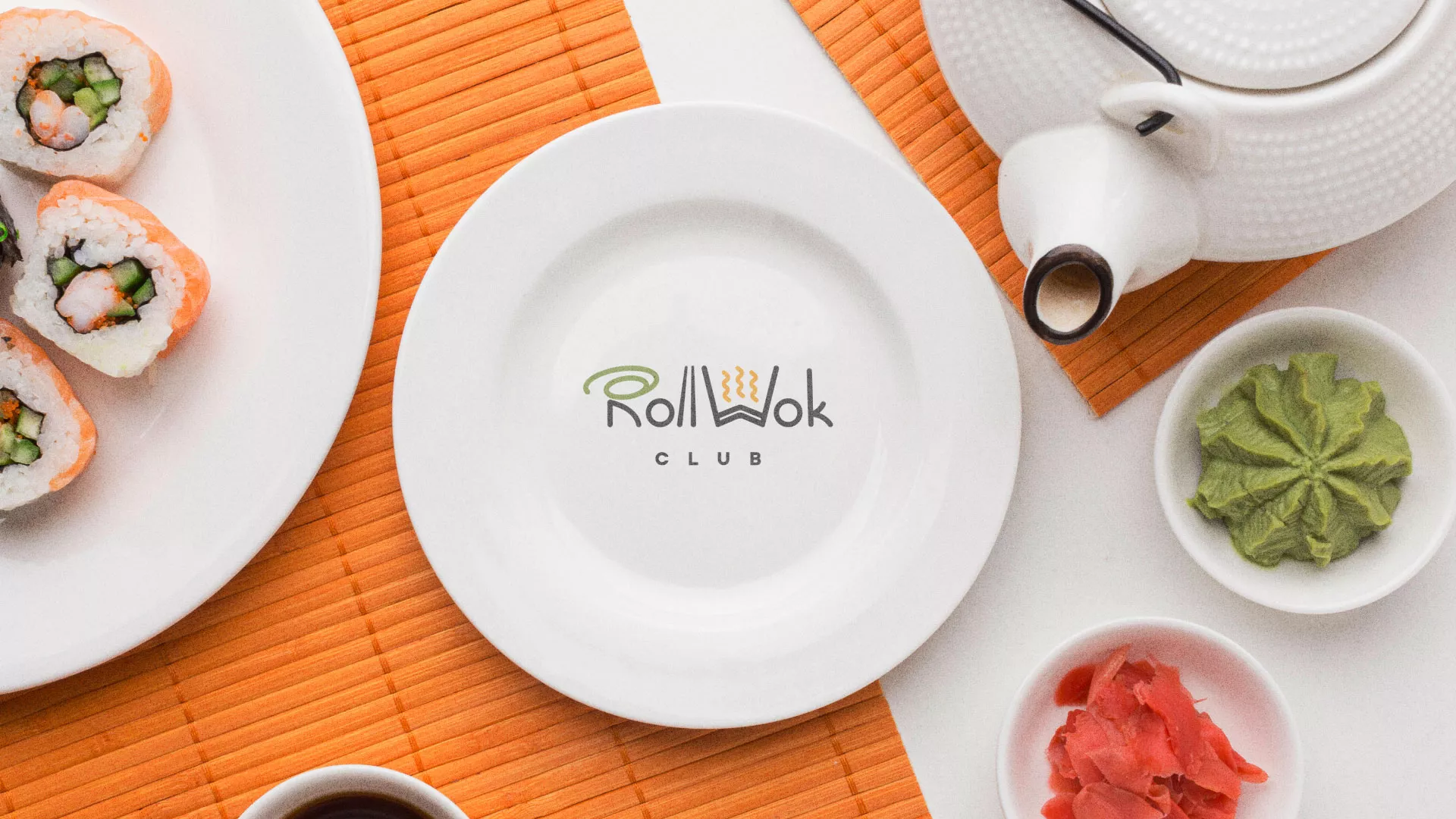Разработка логотипа и фирменного стиля суши-бара «Roll Wok Club» в Омутнинске